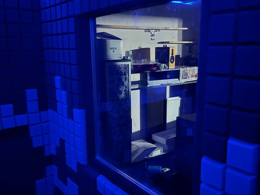 Кабина с управляемой LED-подсветкой